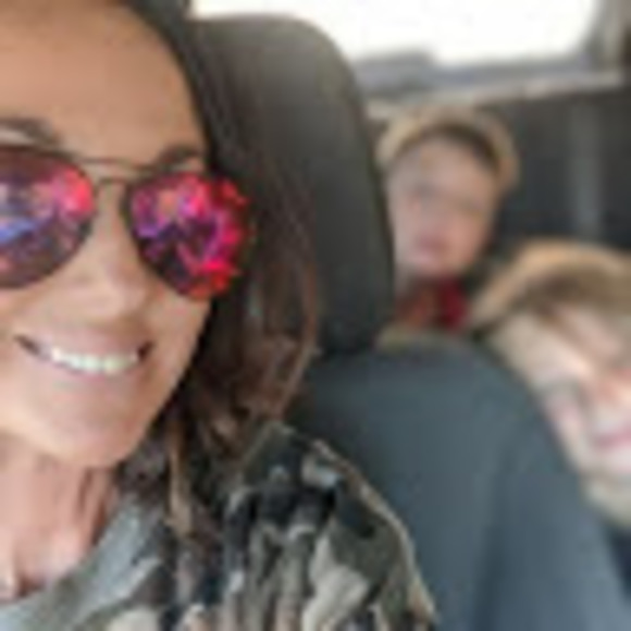 Clothes for all new & old Zyia & beauty products! - Picture 1 of 2